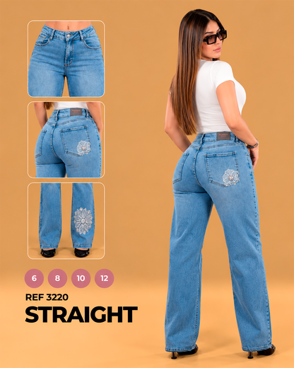 Straight Azul Claro con Flor Aplicada