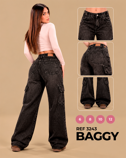 Baggy Cargo Negro con Bolsillos Laterales Pierna Ancha