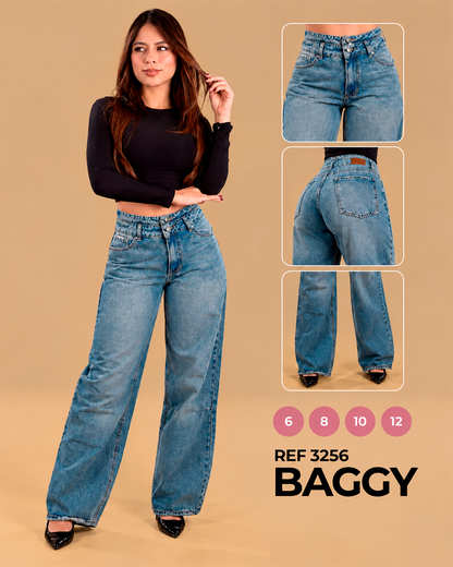 Baggy de dama en denim claro con textura sutil